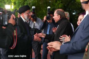 Presidente Daniel Ortega y Vicepresidenta Rosario Murillo en encuentro con el Presidente de Irán