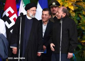 Presidente Daniel Ortega y Vicepresidenta Rosario Murillo en encuentro con el Presidente de Irán