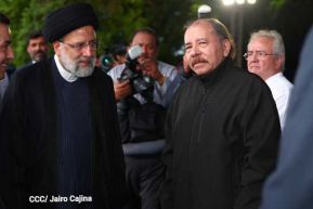 Presidente Daniel Ortega y Vicepresidenta Rosario Murillo en encuentro con el Presidente de Irán