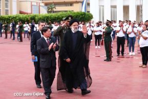 Presidente Daniel Ortega y Vicepresidenta Rosario Murillo en encuentro con el Presidente de Irán