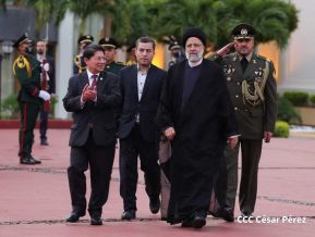 Presidente Daniel Ortega y Vicepresidenta Rosario Murillo en encuentro con el Presidente de Irán