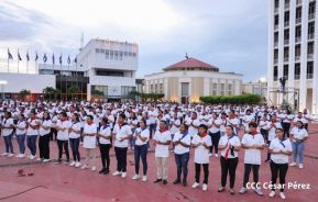 Presidente Daniel Ortega y Vicepresidenta Rosario Murillo en encuentro con el Presidente de Irán