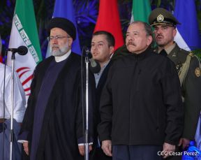 Presidente Daniel Ortega y Vicepresidenta Rosario Murillo en encuentro con el Presidente de Irán