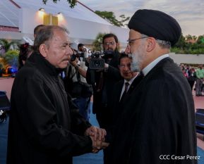 Presidente Daniel Ortega y Vicepresidenta Rosario Murillo en encuentro con el Presidente de Irán