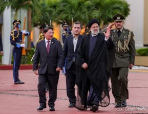 Presidente Daniel Ortega y Vicepresidenta Rosario Murillo en encuentro con el Presidente de Irán