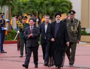 Presidente Daniel Ortega y Vicepresidenta Rosario Murillo en encuentro con el Presidente de Irán
