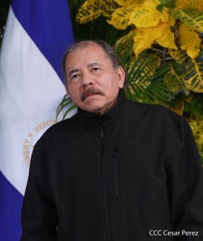 Presidente Daniel Ortega y Vicepresidenta Rosario Murillo en encuentro con el Presidente de Irán