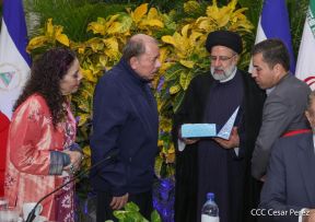 Presidente Daniel Ortega y Vicepresidenta Rosario Murillo en Acto de Clausura de la Visita del Presidente de Irán