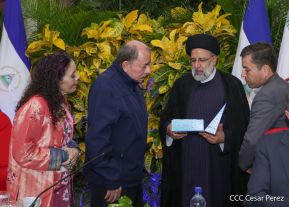 Presidente Daniel Ortega y Vicepresidenta Rosario Murillo en Acto de Clausura de la Visita del Presidente de Irán