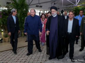 Presidente Daniel Ortega y Vicepresidenta Rosario Murillo en Acto de Clausura de la Visita del Presidente de Irán
