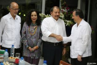 Presidente Daniel y Compañera Rosario sostienen encuentro con Canciller de México