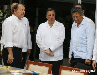 Presidente Daniel y Compañera Rosario sostienen encuentro con Canciller de México