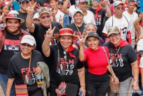 Militantes sandinistas participan en caminata en honor al Repliegue Táctico a Masaya