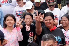 Militantes sandinistas participan en caminata en honor al Repliegue Táctico a Masaya