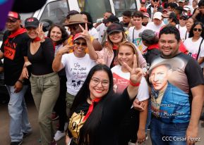 Militantes sandinistas participan en caminata en honor al Repliegue Táctico a Masaya