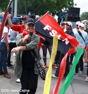 Miles de sandinistas caminan en saludo al 44/19 en Julio Victorioso