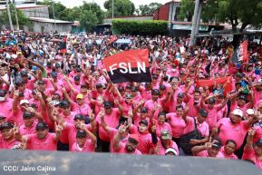Miles de sandinistas caminan en saludo al 44/19 en Julio Victorioso