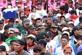 Miles de sandinistas caminan en saludo al 44/19 en Julio Victorioso