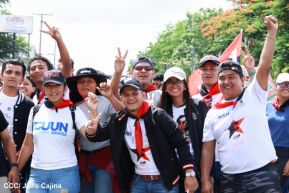 Miles de sandinistas caminan en saludo al 44/19 en Julio Victorioso