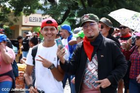 Miles de sandinistas caminan en saludo al 44/19 en Julio Victorioso