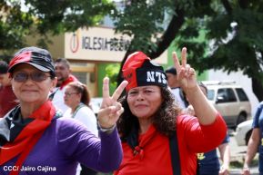 Miles de sandinistas caminan en saludo al 44/19 en Julio Victorioso