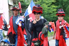 Miles de sandinistas caminan en saludo al 44/19 en Julio Victorioso
