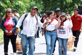 Miles de sandinistas caminan en saludo al 44/19 en Julio Victorioso