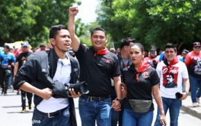 Miles de sandinistas caminan en saludo al 44/19 en Julio Victorioso