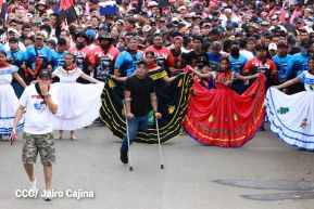 Miles de sandinistas caminan en saludo al 44/19 en Julio Victorioso