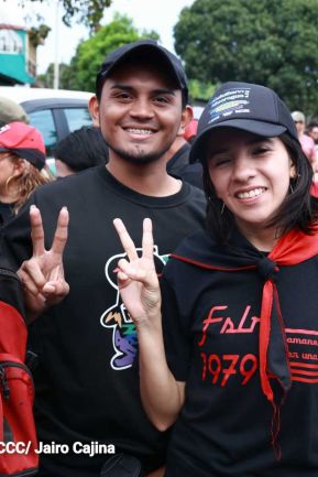 Miles de sandinistas caminan en saludo al 44/19 en Julio Victorioso