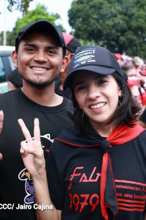 Miles de sandinistas caminan en saludo al 44/19 en Julio Victorioso