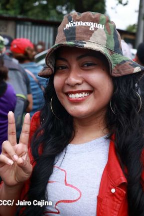 Miles de sandinistas caminan en saludo al 44/19 en Julio Victorioso