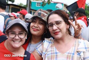 Miles de sandinistas caminan en saludo al 44/19 en Julio Victorioso
