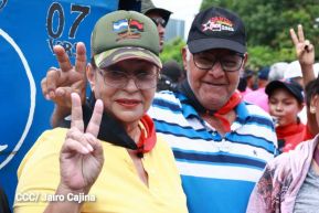 Miles de sandinistas caminan en saludo al 44/19 en Julio Victorioso