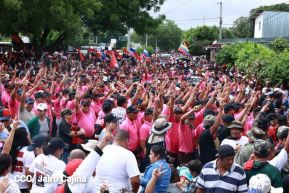 Miles de sandinistas caminan en saludo al 44/19 en Julio Victorioso
