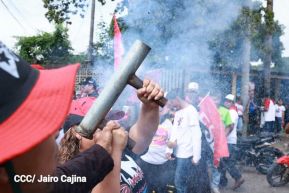 Miles de sandinistas caminan en saludo al 44/19 en Julio Victorioso
