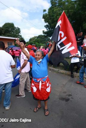 Miles de sandinistas caminan en saludo al 44/19 en Julio Victorioso