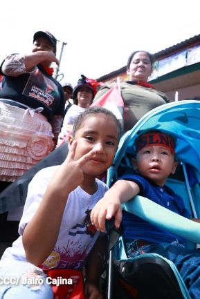 Miles de sandinistas caminan en saludo al 44/19 en Julio Victorioso