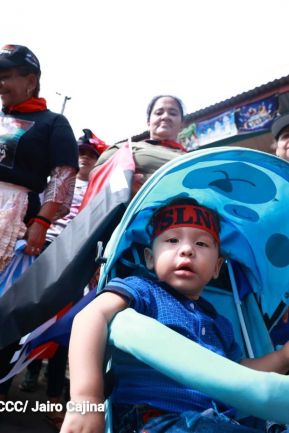 Miles de sandinistas caminan en saludo al 44/19 en Julio Victorioso