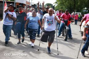 Miles de sandinistas caminan en saludo al 44/19 en Julio Victorioso