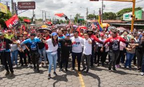 Miles de sandinistas caminan en saludo al 44/19 en Julio Victorioso