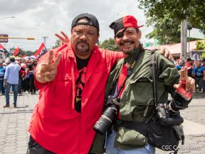 Miles de sandinistas caminan en saludo al 44/19 en Julio Victorioso