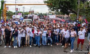 Miles de sandinistas caminan en saludo al 44/19 en Julio Victorioso