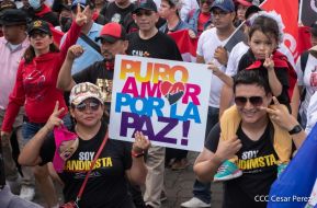 Miles de sandinistas caminan en saludo al 44/19 en Julio Victorioso