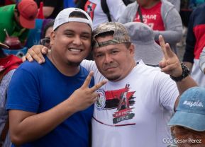 Miles de sandinistas caminan en saludo al 44/19 en Julio Victorioso