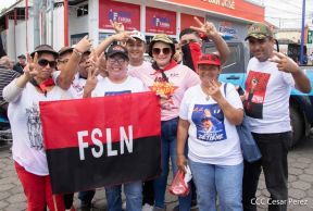 Miles de sandinistas caminan en saludo al 44/19 en Julio Victorioso