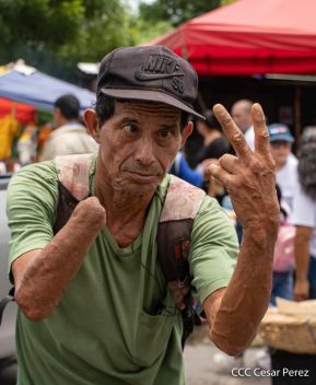 Miles de sandinistas caminan en saludo al 44/19 en Julio Victorioso