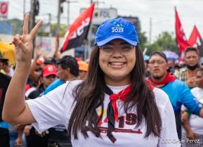 Miles de sandinistas caminan en saludo al 44/19 en Julio Victorioso