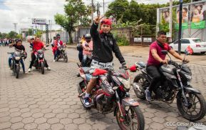 Miles de sandinistas caminan en saludo al 44/19 en Julio Victorioso