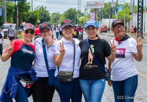 Miles de sandinistas caminan en saludo al 44/19 en Julio Victorioso
